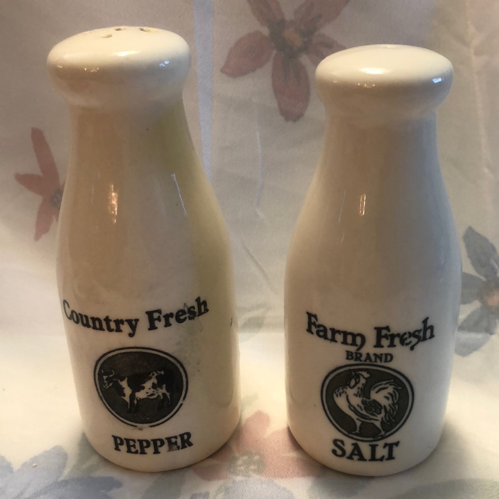 Vintage Ceramic Country Fresh Pepper & Farm Fresh Salt Shakers w/cow motif